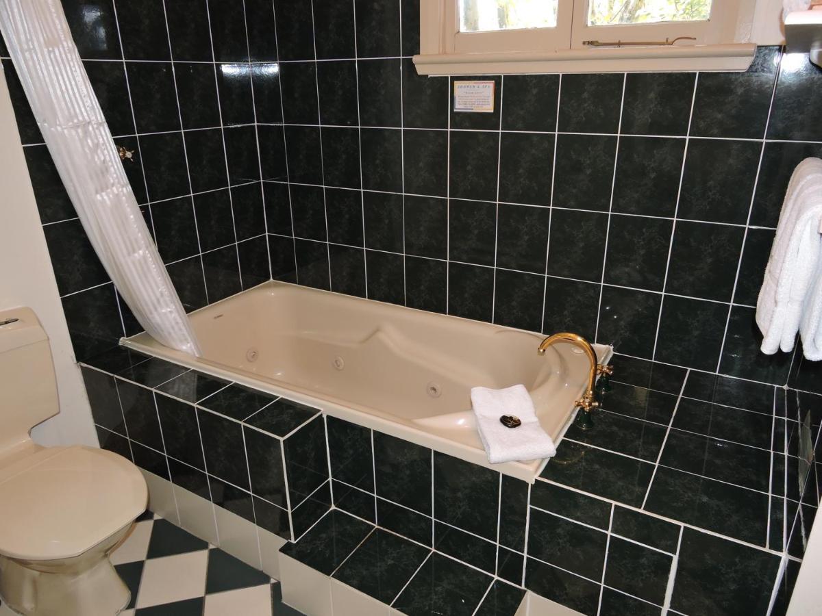 Kubba Roonga Guesthouse - Luxury Spa Retreat Blackheath Bagian luar foto
